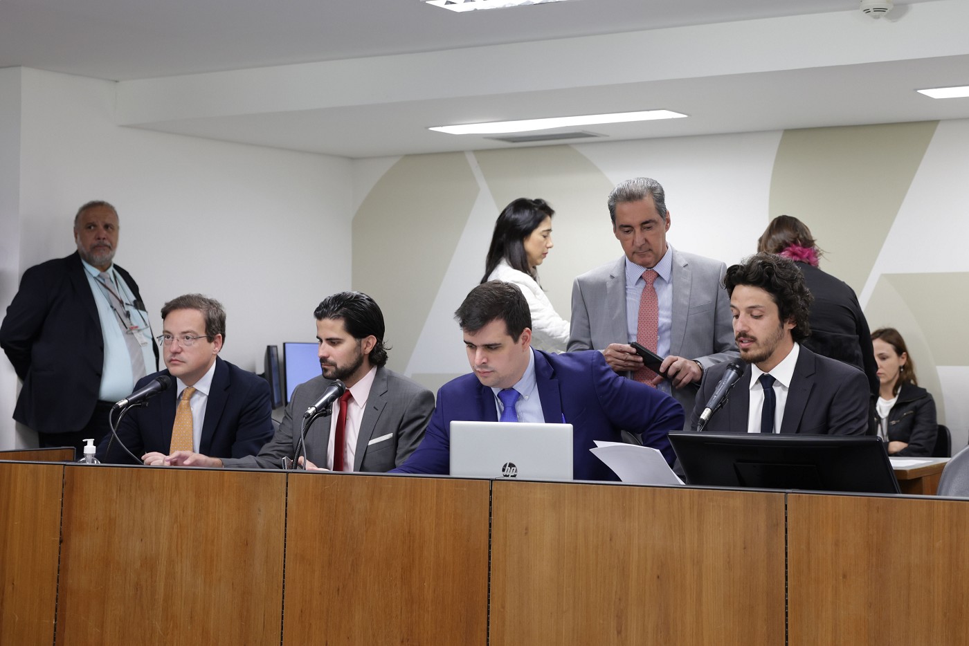 Comissão de Constituição e Justiça - análise de proposições
