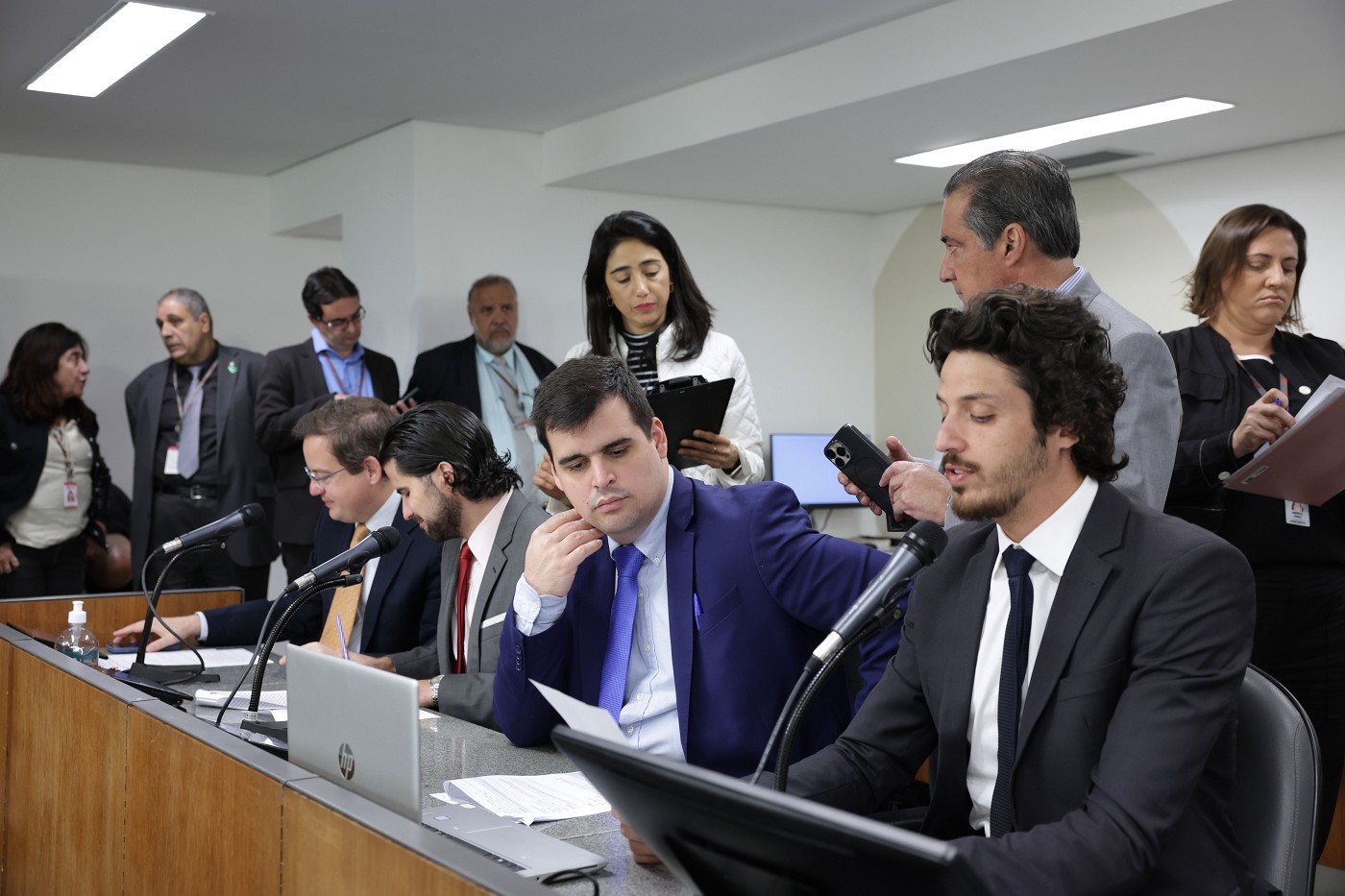 Comissão de Constituição e Justiça - análise de proposições