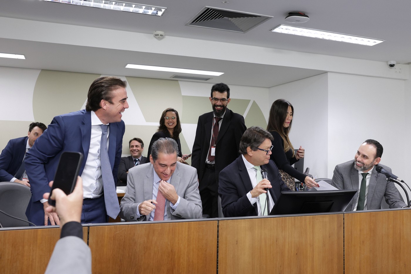 Comissão de Fiscalização Financeira e Orçamentária e Membros das Comissões Permanentes - Art. 204 do Regimento Interno