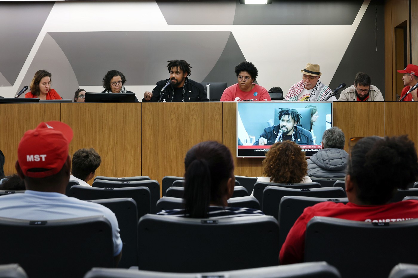 Comissão de Direitos Humanos - debate sobre o uso dos imóveis do Propag para regularização fundiária