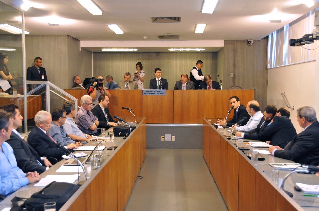 Representantes de empreendimentos agrícolas questionaram critérios e limites das áreas de preservação permanente nas chapadas