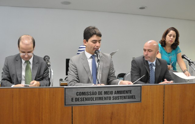 A comissão também aprovou reunião sobre licenciamento ambiental das usinas solares no Estado