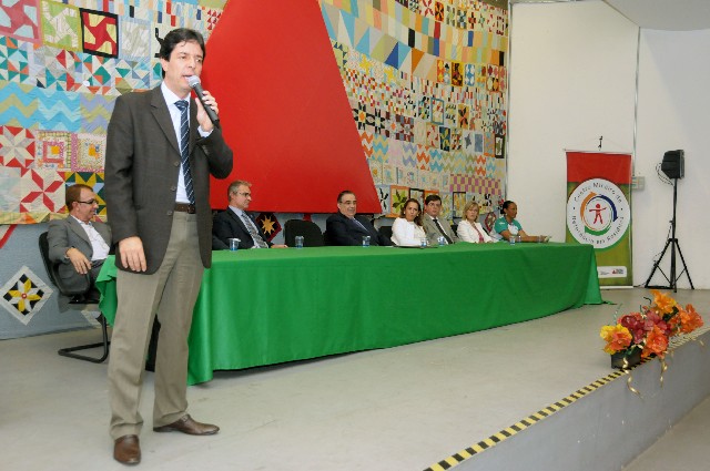 Dinis Pinheiro destacou a importância do Bolsa Reciclagem, incentivo financeiro pago trimestralmente aos catadores, fruto de projeto de lei de sua autoria