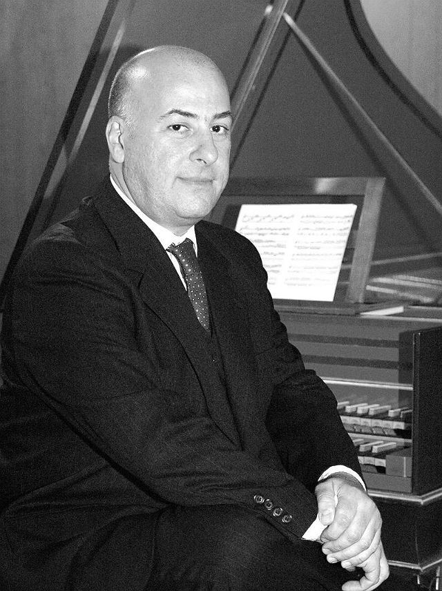 O instrumentista foi o primeiro a reintroduzir o piano histórico ou fortepiano no circuito musical brasileiro da atualidade