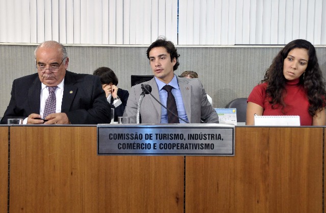 Parlamentares elogiaram o trabalho desenvolvido pelos participantes e suas entidades