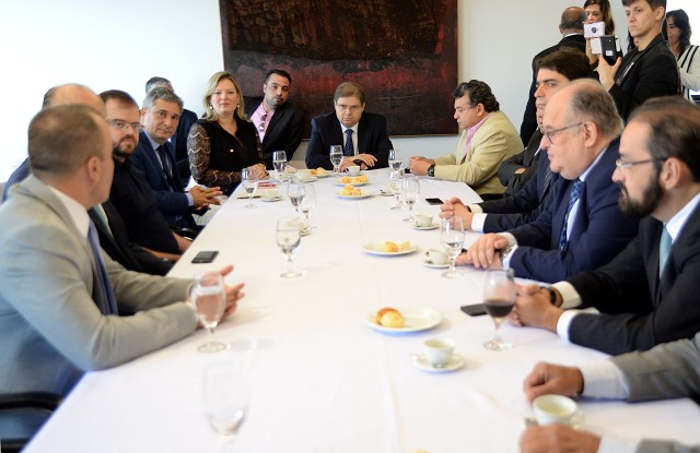 Deputada Joice Hasselmann ouviu as demandas dos deputados da ALMG, como a revisão da Lei Kandir e a aprovação da reforma da Previdência.