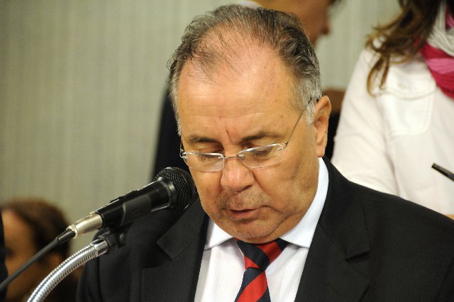 O deputado Sebastião Costa leu o parecer do deputado André Quintão, cuja ausência foi justificada
