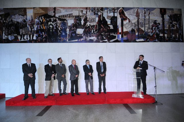 A reprodução digital do painel Tiradentes tem 11,5 metros e está exposta em frente ao Salão Nobre da ALMG