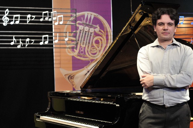 Edson Urias, mestre em Musicologia pela USP, atua no Brasil e no exterior