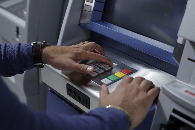 Banco de Imagens - Caixa eletrônico