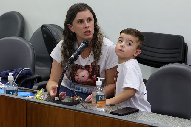 Comissão de Saúde - debate sobre o acesso a tratamentos de alta complexidade para tratamento da distrofia muscular de Duchenne