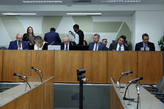 Comissão de Administração Pública - análise de proposições