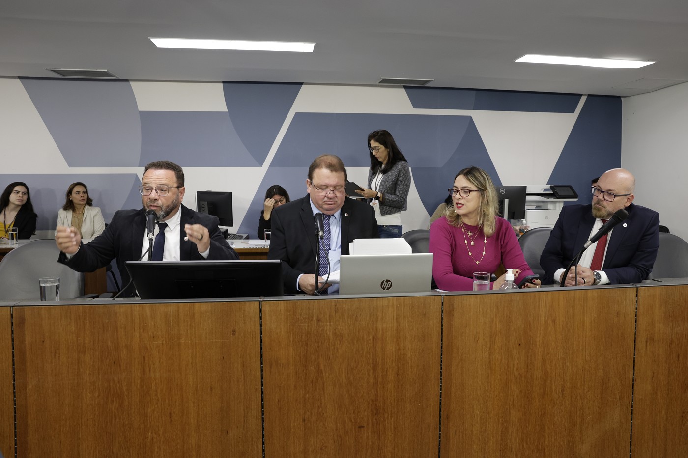 Comissão do Trabalho, da Previdência e da Assistência Social - análise de proposições