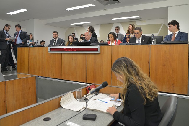 Projeto prevê o ressarcimento dos descontos processados nos contracheques dos trabalhadores da educação