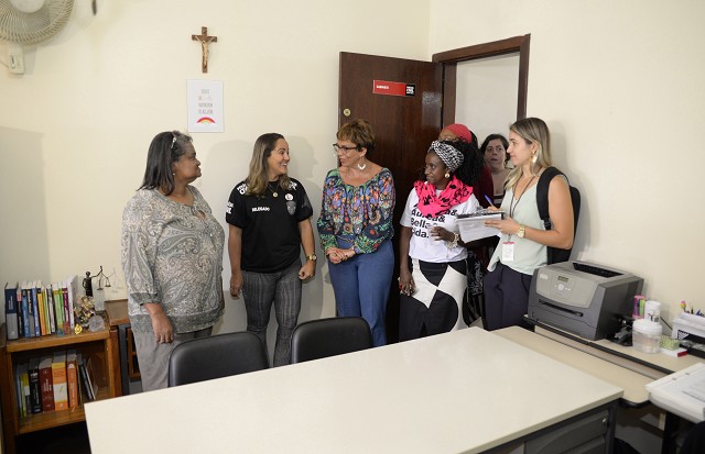 Na Delegacia de Mulheres de Ribeirão das Neves, comissão verificou falta de pessoal - Arquivo ALMG