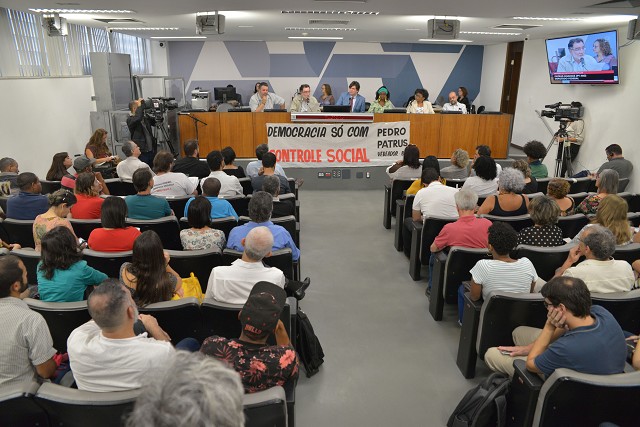 Segundo professor da UFMG, papel do conselho seria democratizar a relação entre o poder público e a cidadania