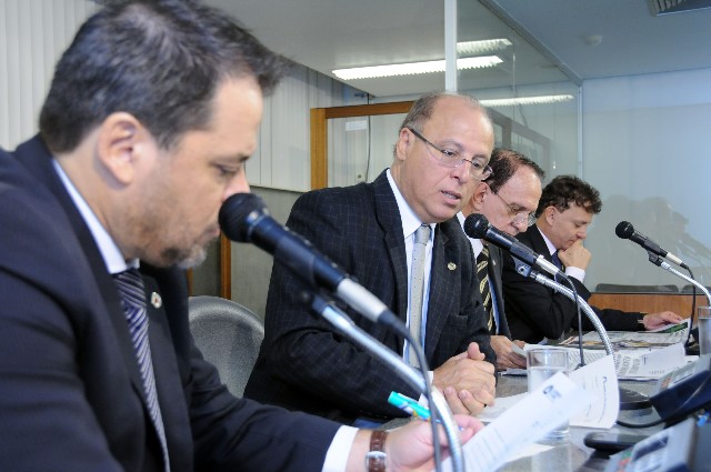 Os deputados aprovaram audiência sobre o potencial minerário de espaços como unidades de preservação