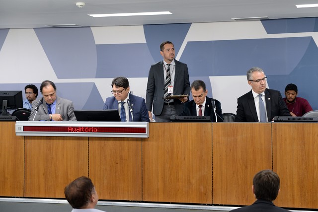 Requerimento foi aprovado pela comissão nesta terça-feira (4)