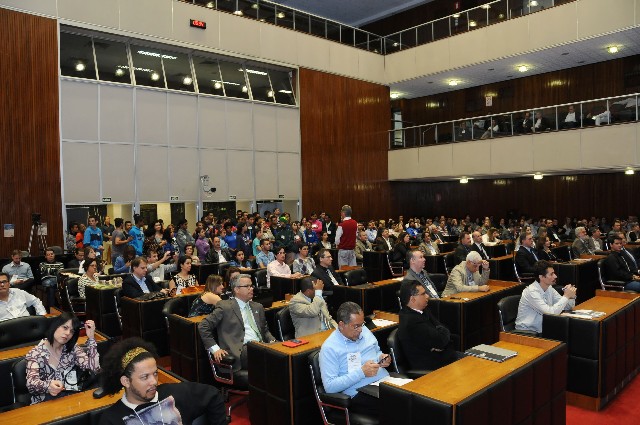 O Plenário da Assembleia ficou lotado durante a abertura do ciclo de debates, realizada na manhã desta terça (12)