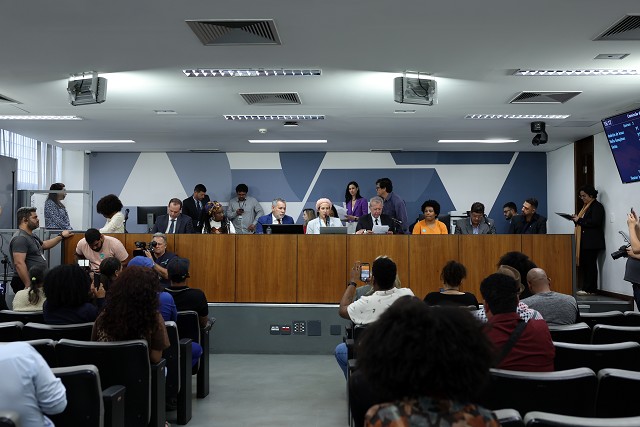 Comissão de Direitos Humanos - debate sobre a violação de direitos humanos ocorrida no caso do assassinato de Laudemir de Souza Fernandes