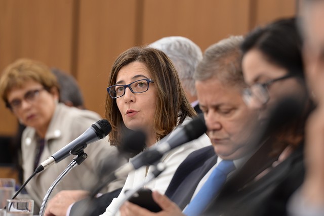 Sinara Chenna foi questionada ainda sobre os impactos da privatização da empresa, em estudo pelo governo.
