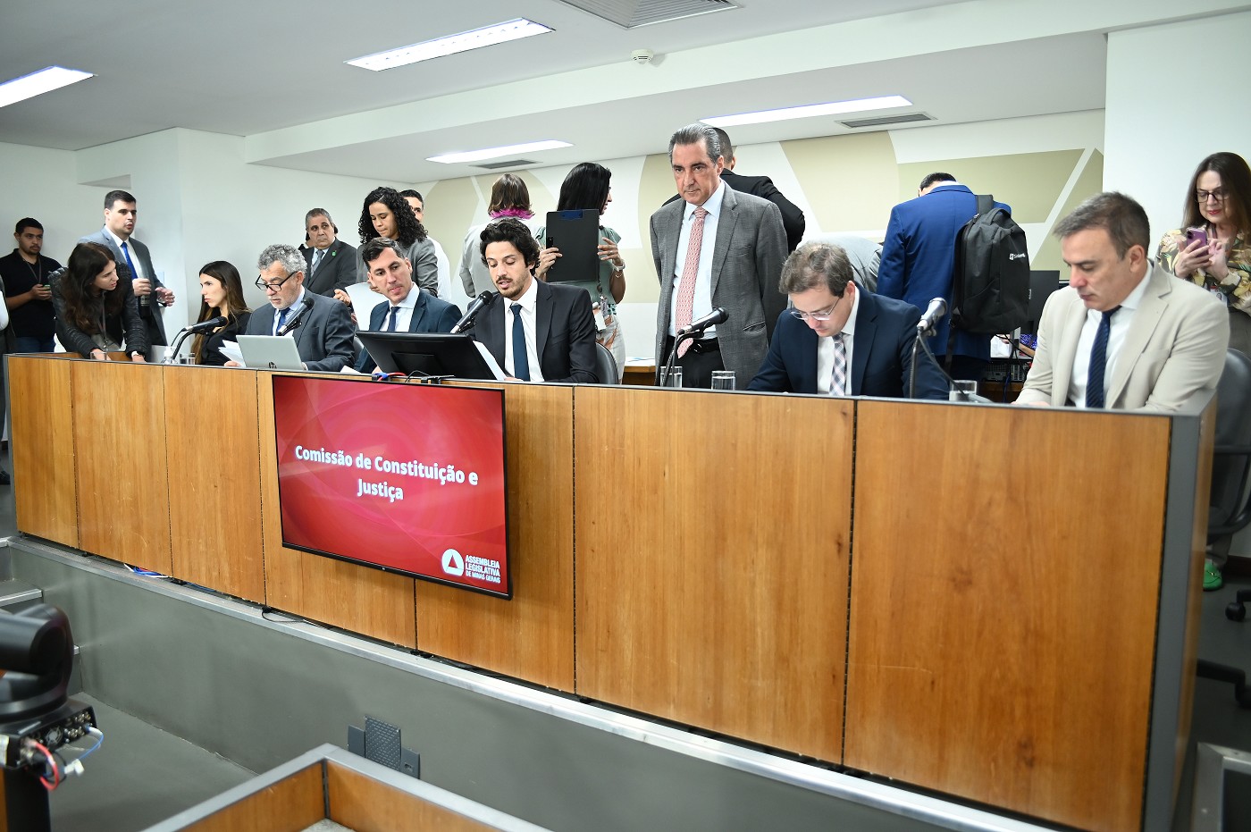 Comissão de Constituição e Justiça - análise de proposições