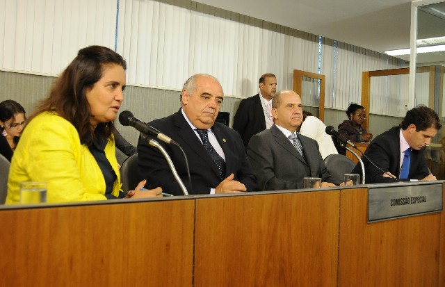 Comissão aprovou requerimentos de audiências e definiram os eixos temáticos das discussões