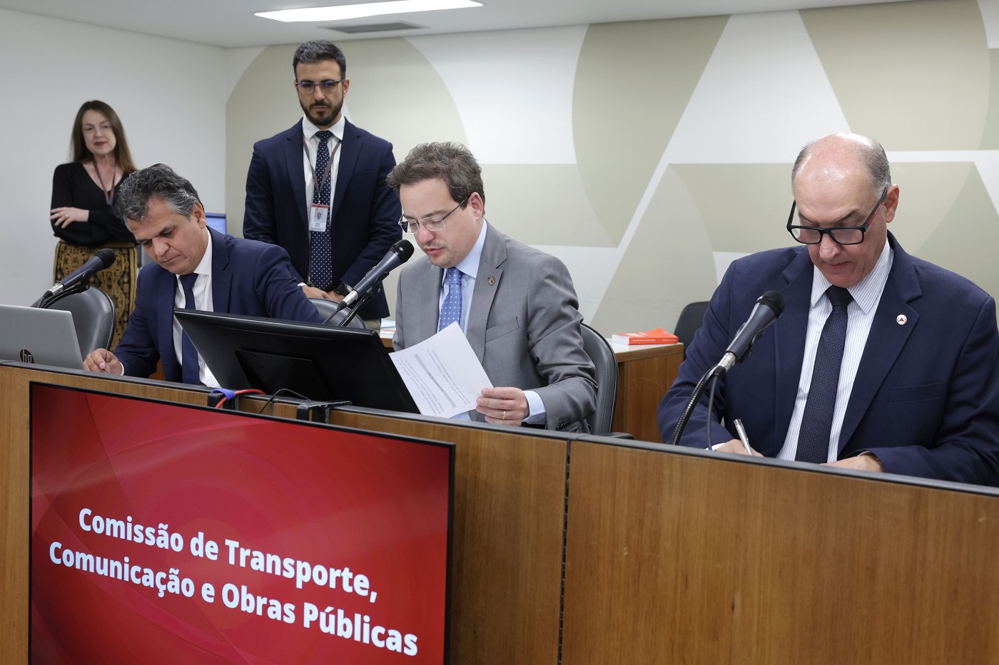 Comissão de Transporte, Comunicação e Obras Públicas - análise de proposições