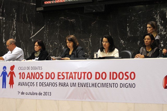 Felipe Abreu Júnior, Eliana Bandeira, Maria Juanita Godinho, Rosângela Reis e Cláudia Aguiar