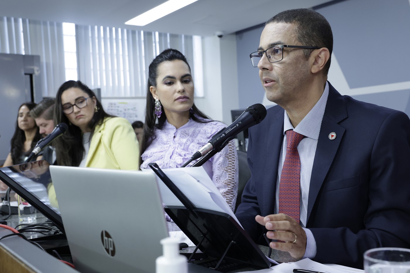 Comissão de Administração Pública - debate sobre o Agosto Lilás