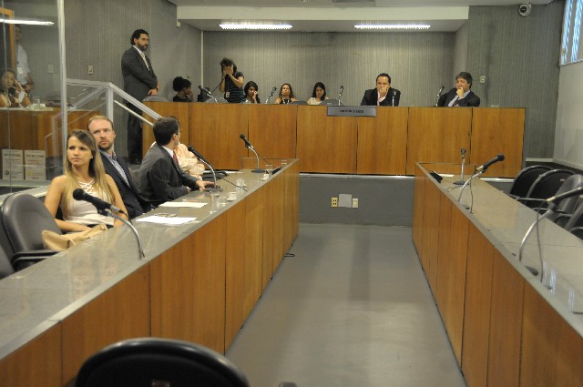 O relatório apresentado à Comissão de Saúde foi elaborado com base em vistorias realizadas em 25 hospitais, de 24 municípios da região, entre 2013 e 2015
