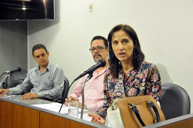 Andrea Abood disse que compete ao Detran o registro e o licenciamento dos veículos, mas não cobrar impostos