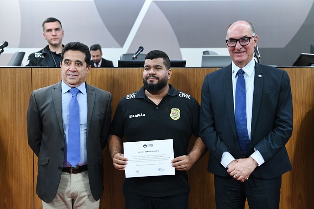 Comissão de Segurança Pública - homenagem a policiais militares e civis