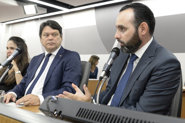 Comissão de Esporte, Lazer e Juventude debate o Processo Unificado de Escolha dos Conselhos Tutelares, na forma da Lei nº 12.696, de 2012, que será realizado em todos os municípios mineiros no primeiro domingo de outubro de 2019.