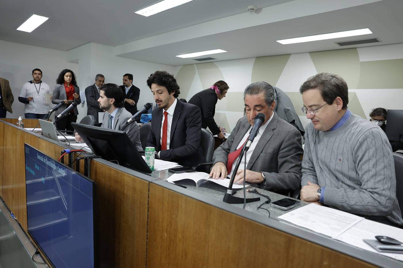 Comissão de Constituição e Justiça - análise de proposições