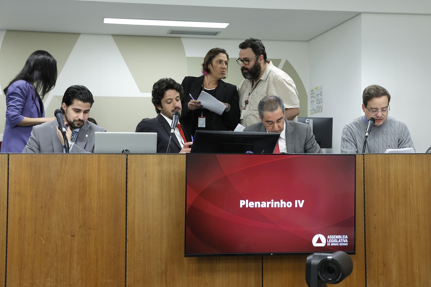 Comissão de Constituição e Justiça - análise de proposições