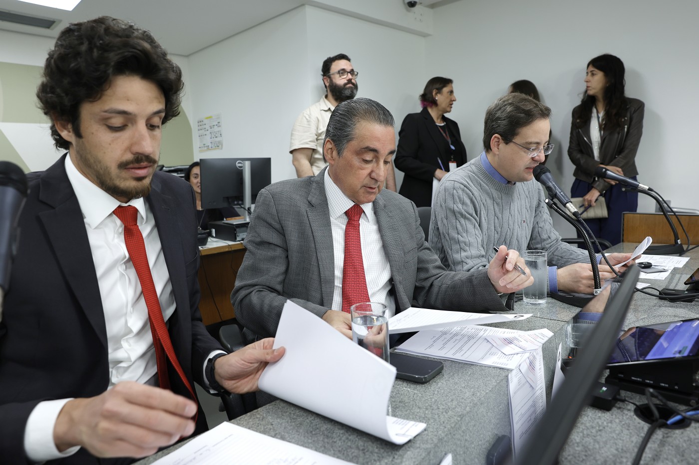 Comissão de Constituição e Justiça - análise de proposições