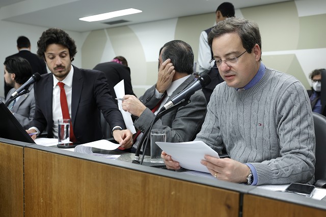 Comissão de Constituição e Justiça - análise de proposições