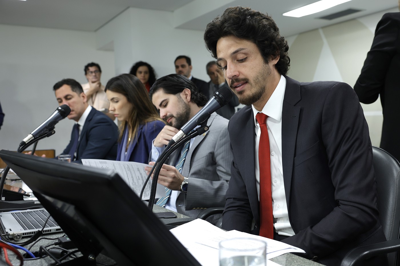 Comissão de Constituição e Justiça - análise de proposições