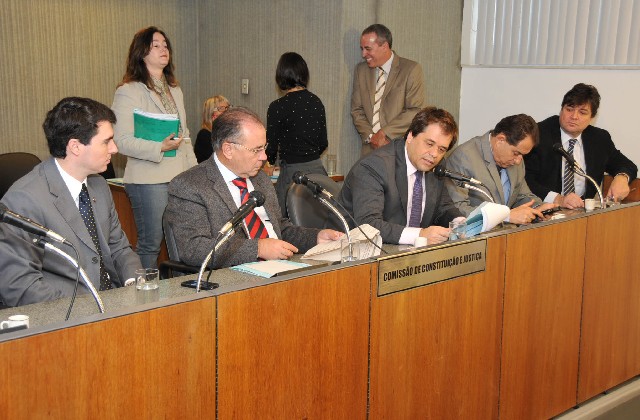 Parecer foi aprovado pelos deputados com modificações para assegurar direitos previstos na Constituição do Estado e na legislação para a pessoa com deficiência
