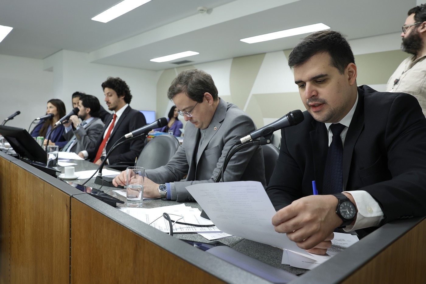 Comissão de Constituição e Justiça - análise de proposições