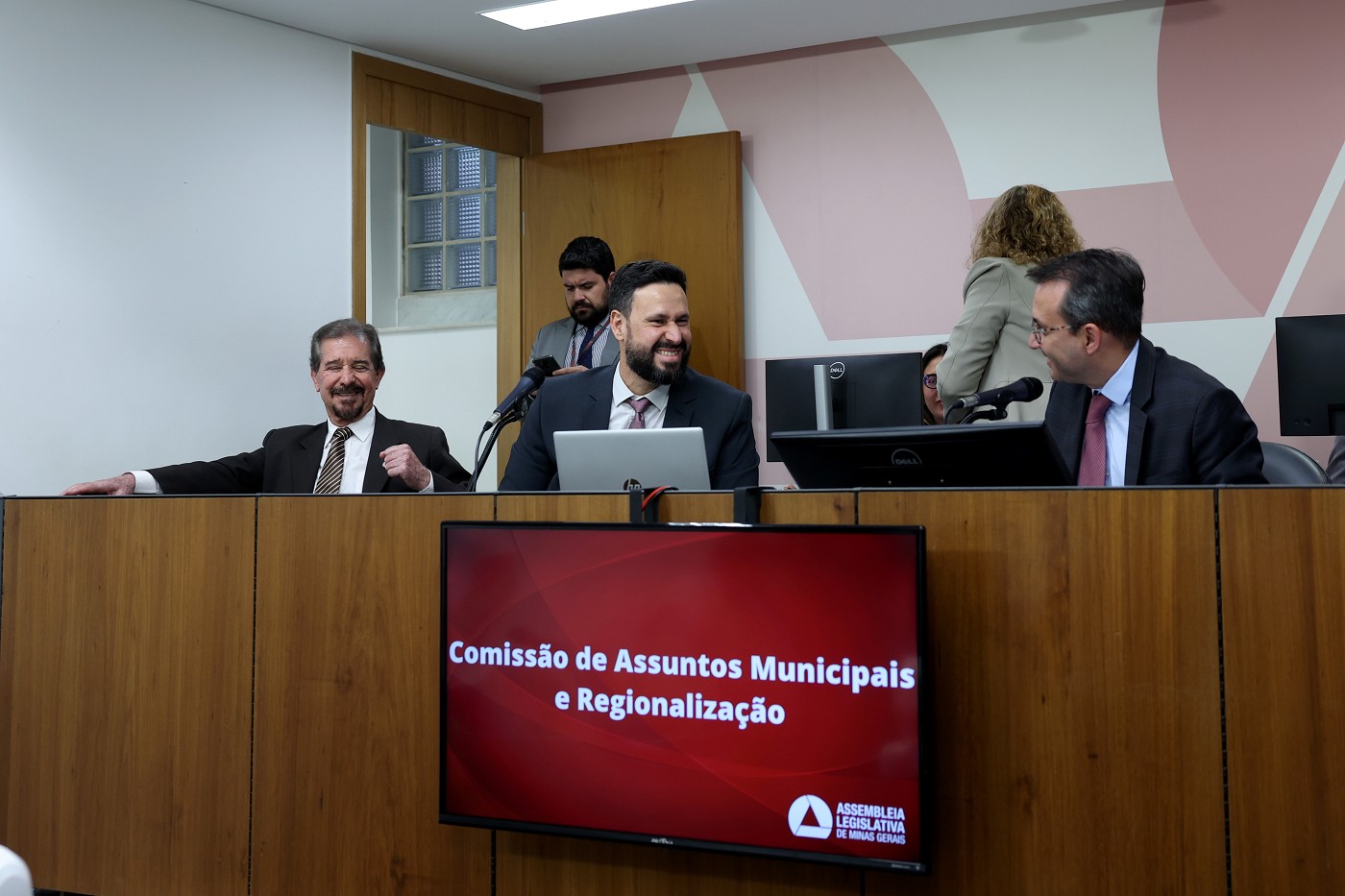 Comissão de Assuntos Municipais e Regionalização - análise de proposições
