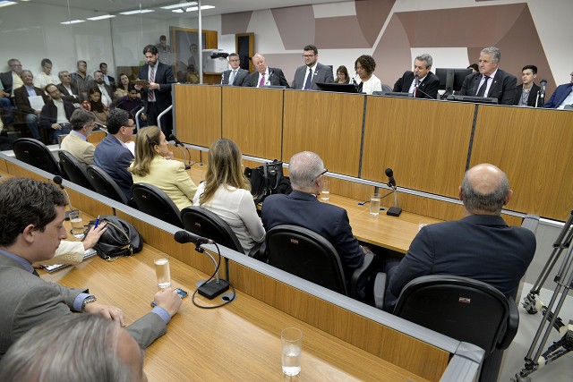 Cooperativados de vários setores compareceram à audiência pública. Minas Gerais conta com 771 cooperativas, que congregam mais de 1,7 milhão de cooperados