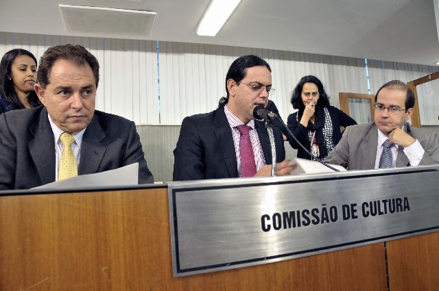O projeto discorre sobre os meios necessários para a adequada gestão dos museus no Estado