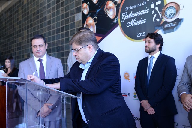 Presidente da ALMG assinou convênio entre o Legislativo mineiro e a Emater
