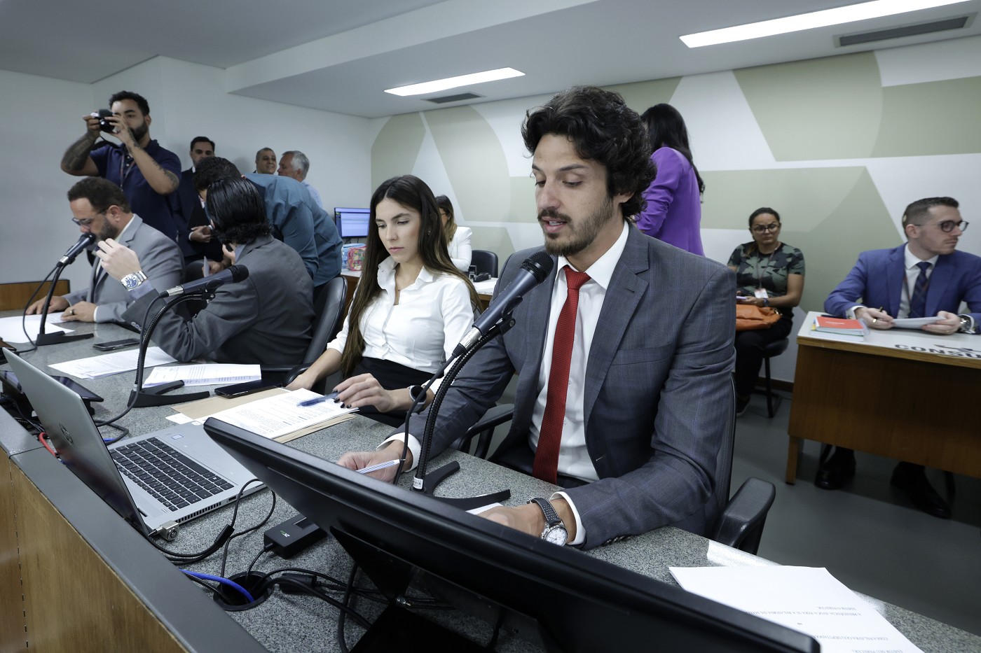 Comissão de Constituição e Justiça - análise de proposições