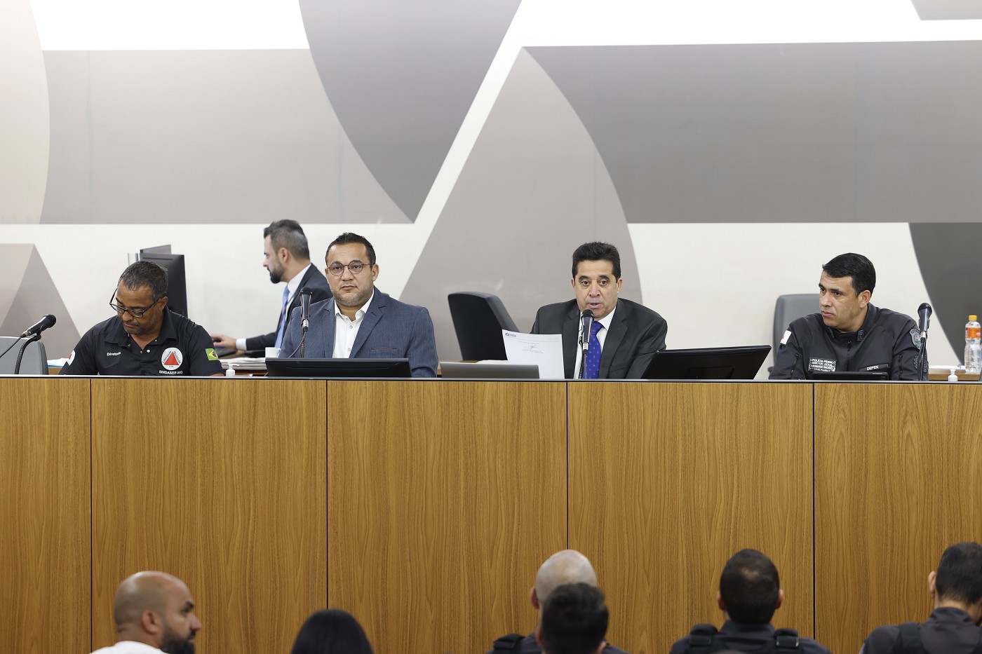 Comissão de Segurança Pública - debate sobre as condições de trabalho e segurança dos policiais penais