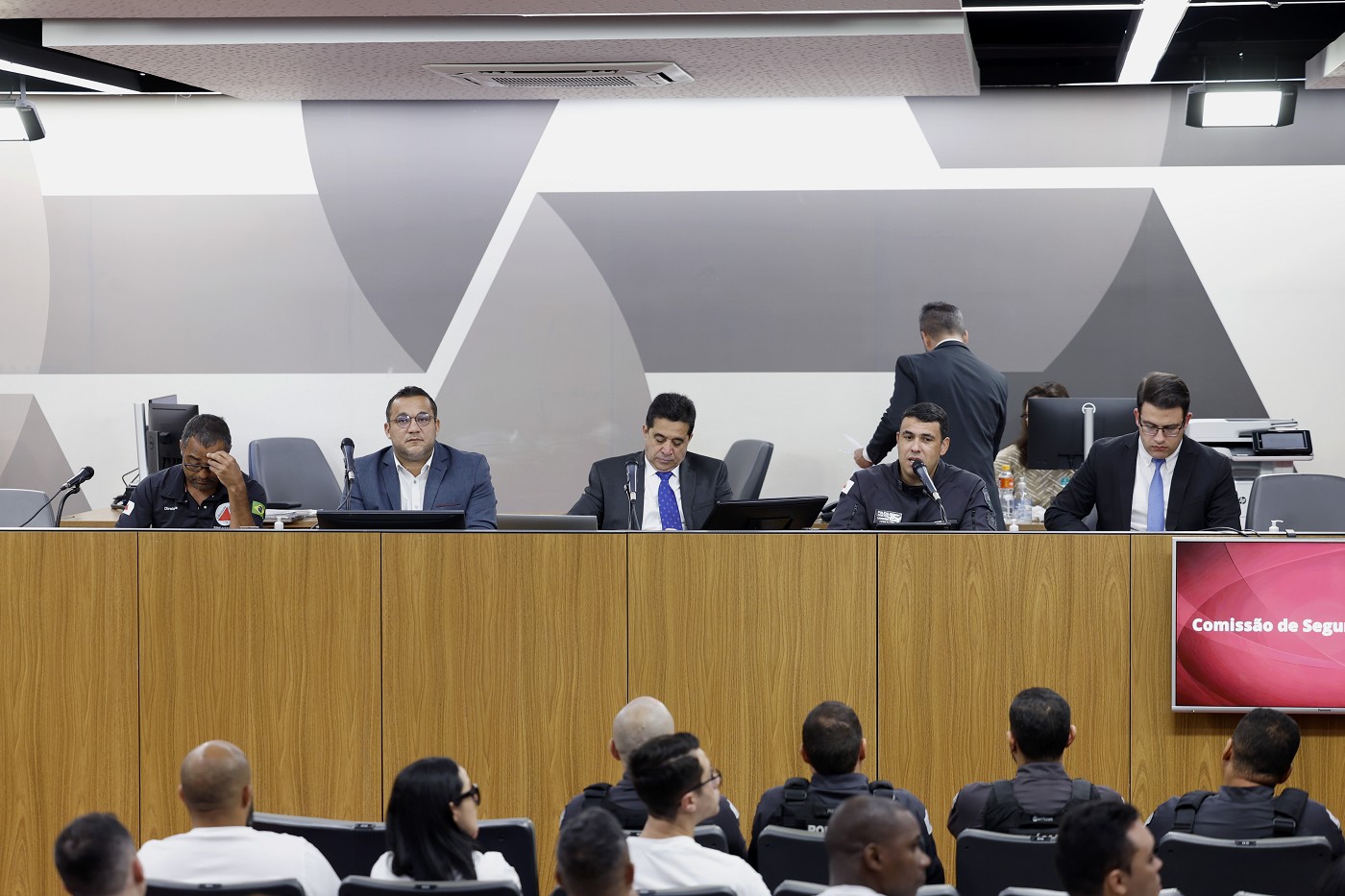 Comissão de Segurança Pública - debate sobre as condições de trabalho e segurança dos policiais penais