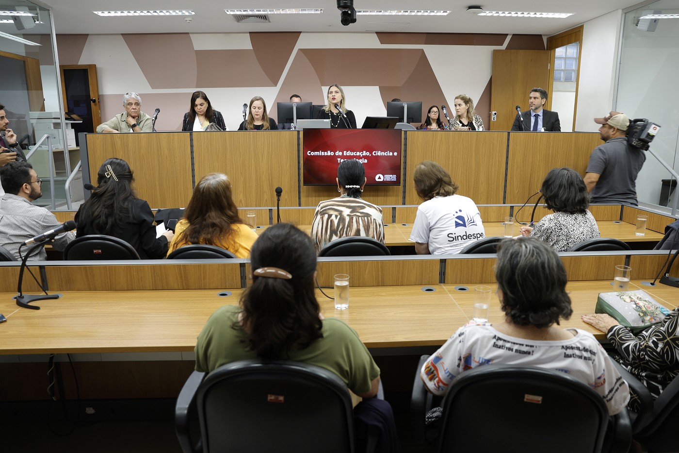 Comissão de Educação, Ciência e Tecnologia - debate sobre fechamento de escola para pessoas com deficiência