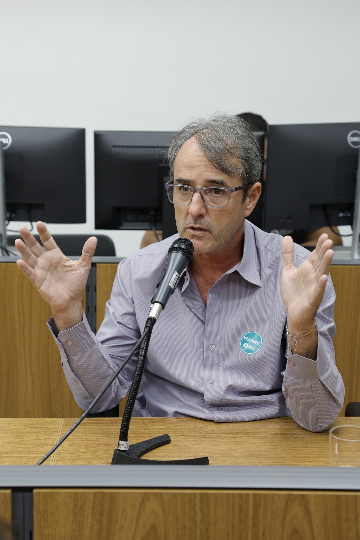 Comissão de Educação, Ciência e Tecnologia - debate sobre fechamento de escola para pessoas com deficiência